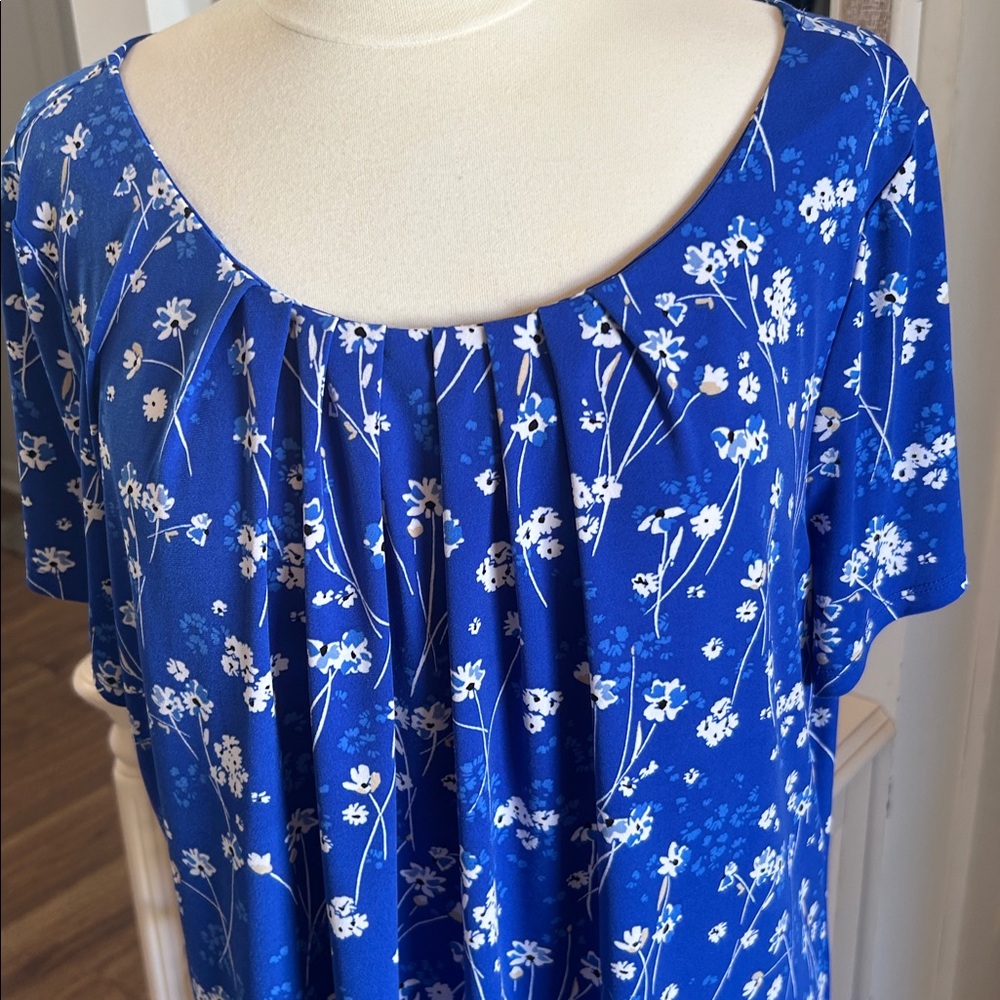 Liz Claiborne Blue Floral Top SZ 1X - Picture 2 of 5